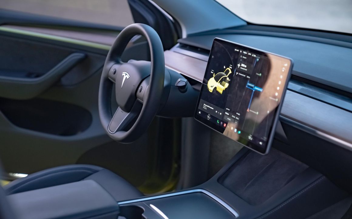 TESLA MODEL Y LONG - image 10