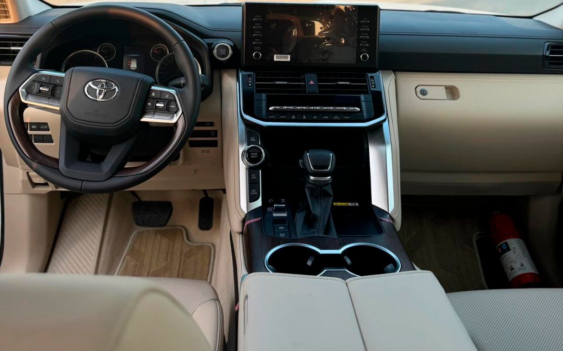 Toyota Land Cruiser - image 5
