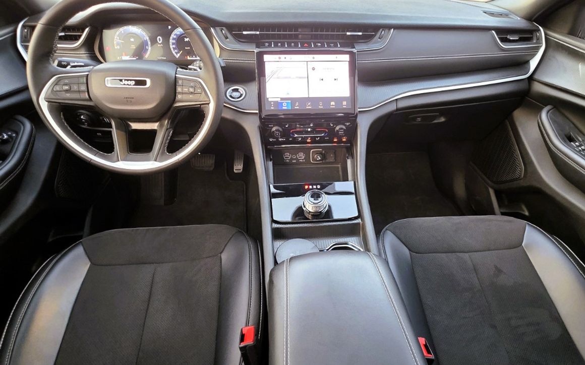 JEEP GRAND CHEROKEE - image 8