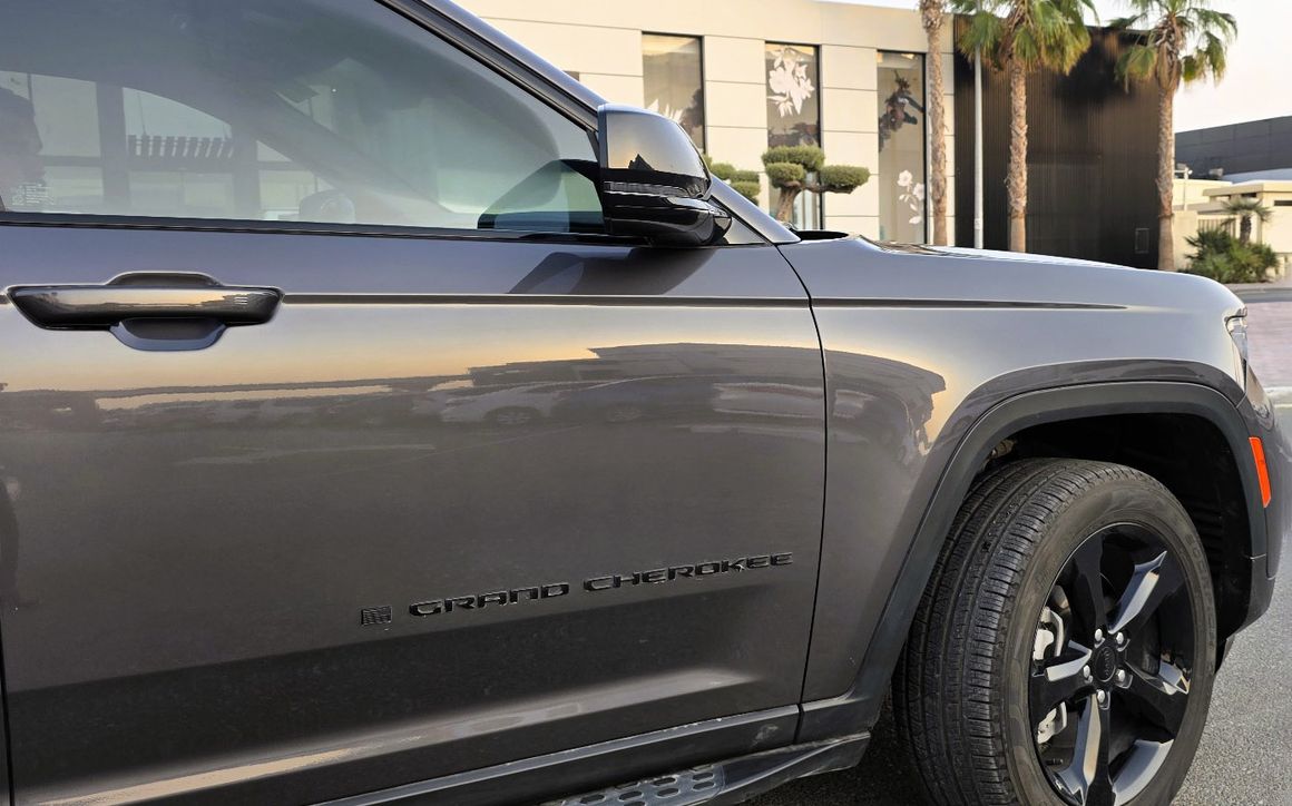 JEEP GRAND CHEROKEE - image 5