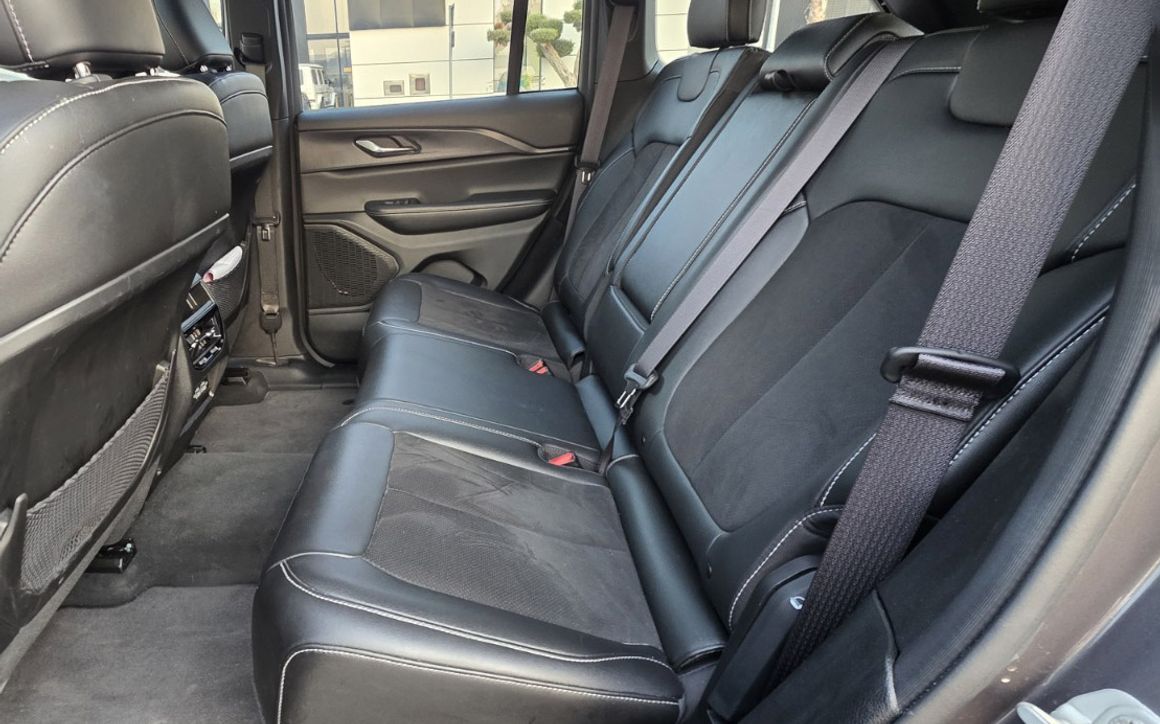 JEEP GRAND CHEROKEE - image 10