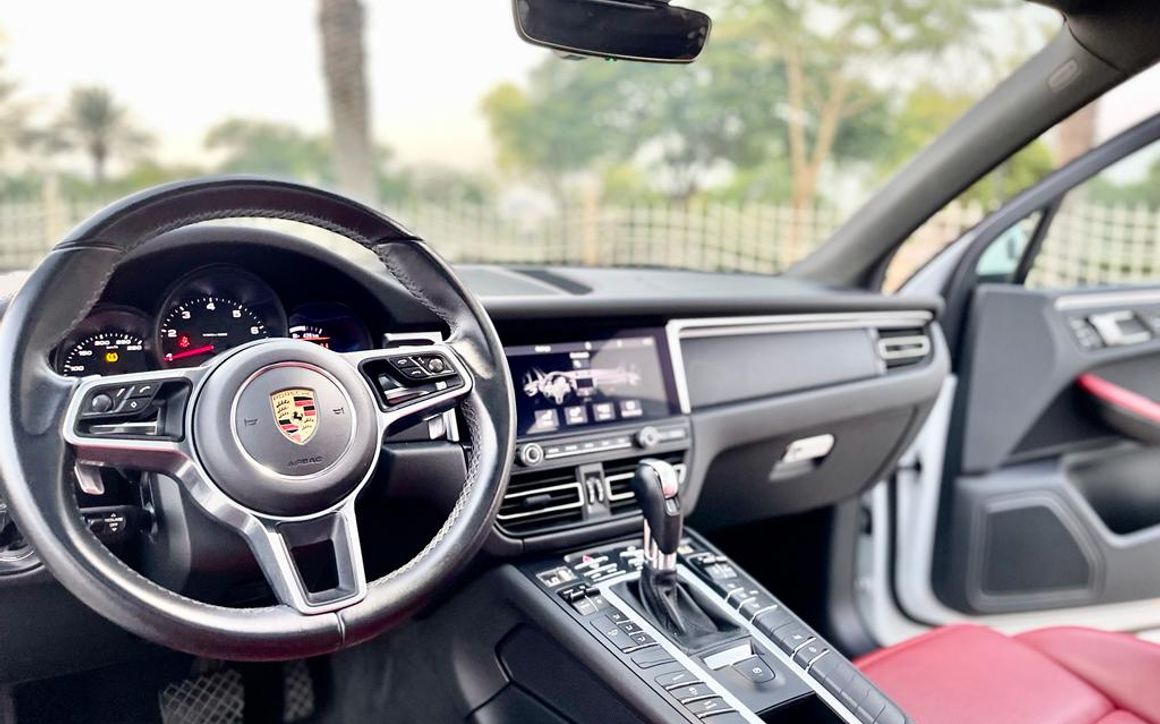 PORSCHE MACAN - image 8
