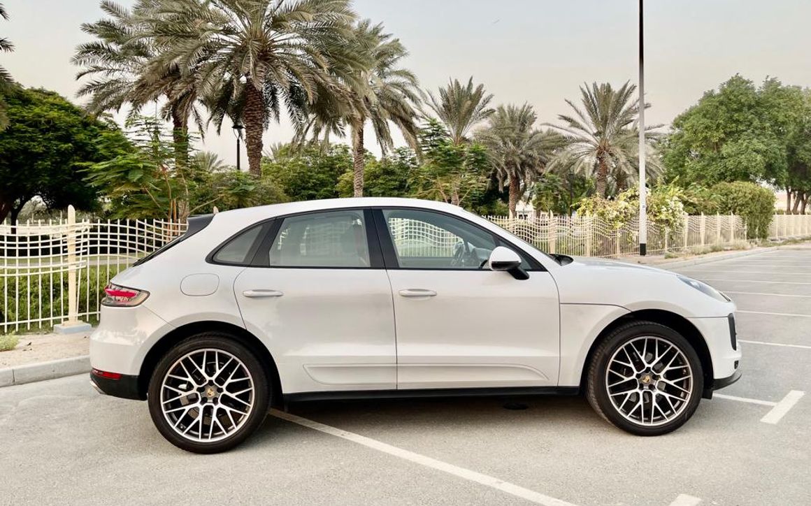 PORSCHE MACAN - image 2