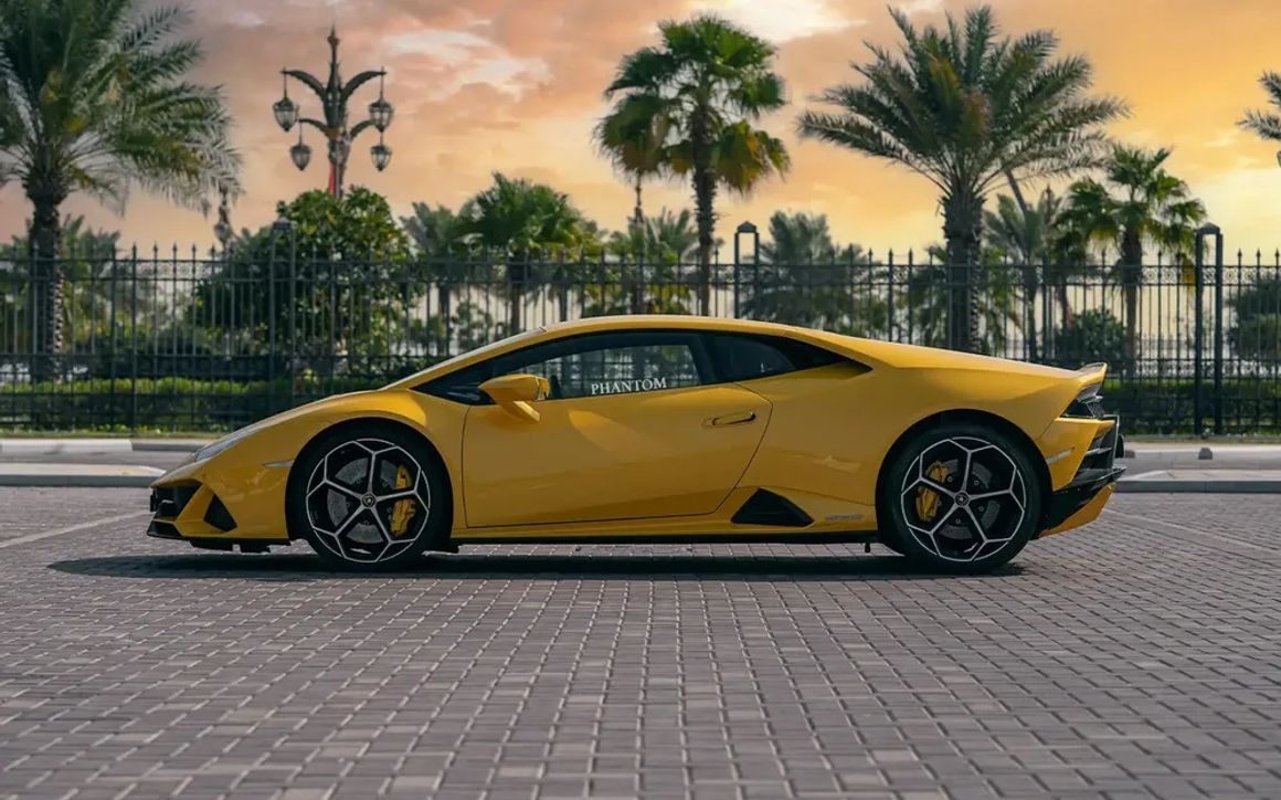 LAMBORGHINI HURACAN EVO - image 2