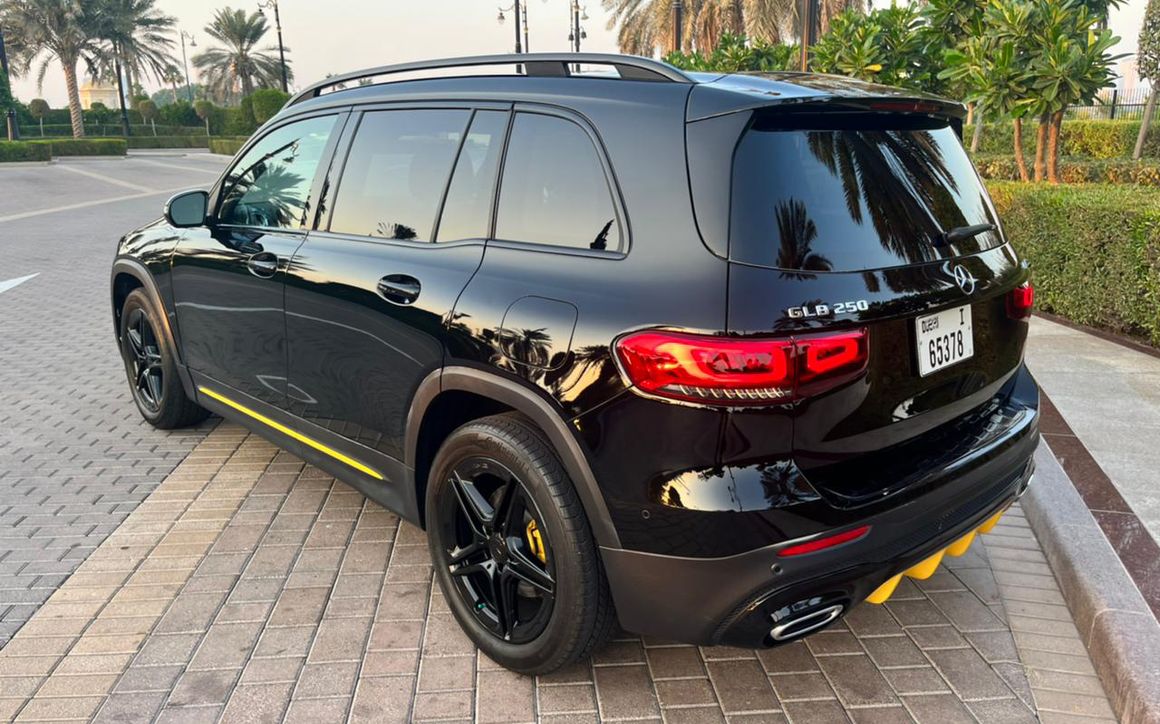Mercedes GLB250 - image 4