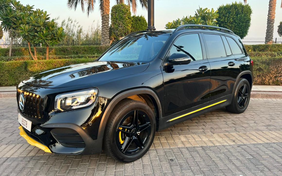 Mercedes GLB250 - image 2