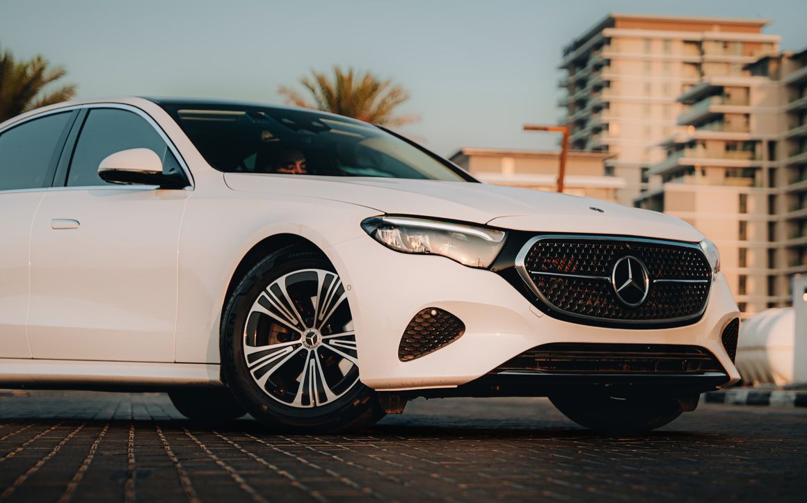 Mercedes E200 2025 - image 4