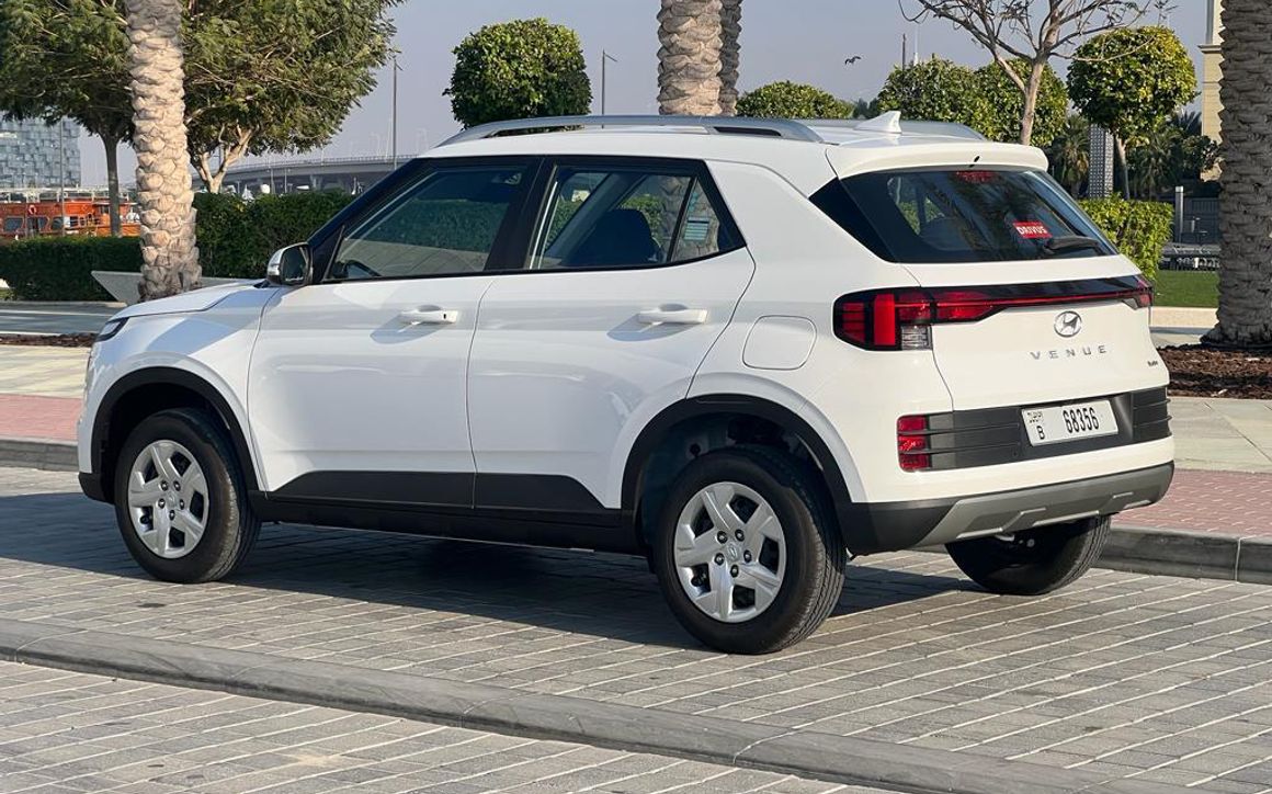 Hyundai Venue - image 4