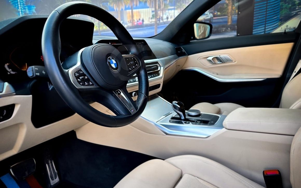 BMW 320i - image 6