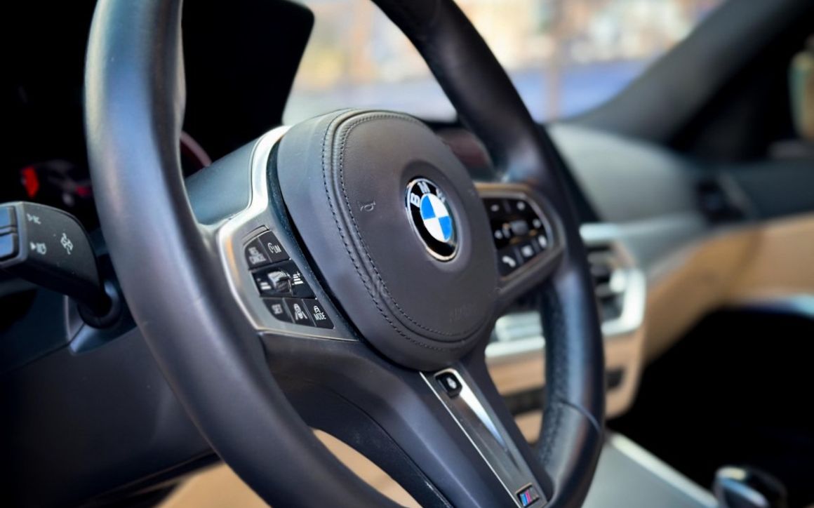 BMW 320i - image 7