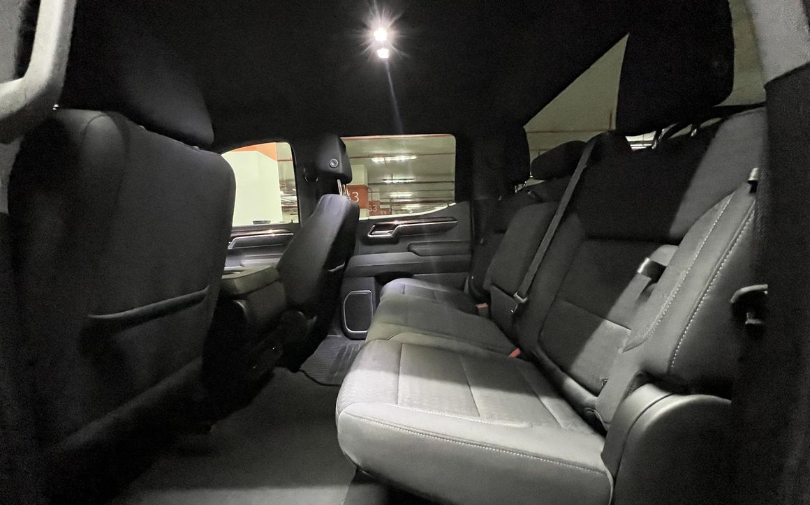 GMC Sierra - image 12